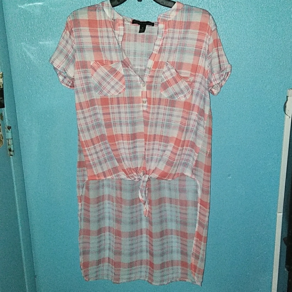 Pink/white/Gray/light blue square shirt. SizeM